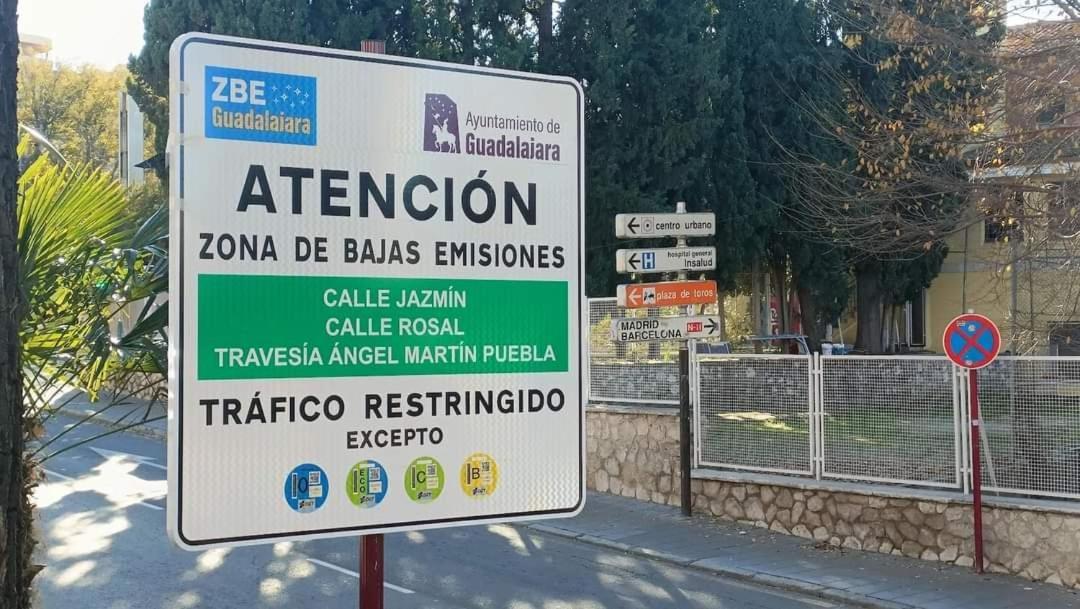 Apartamento Turistico Dct. Creus Guadalajara Eksteriør bilde